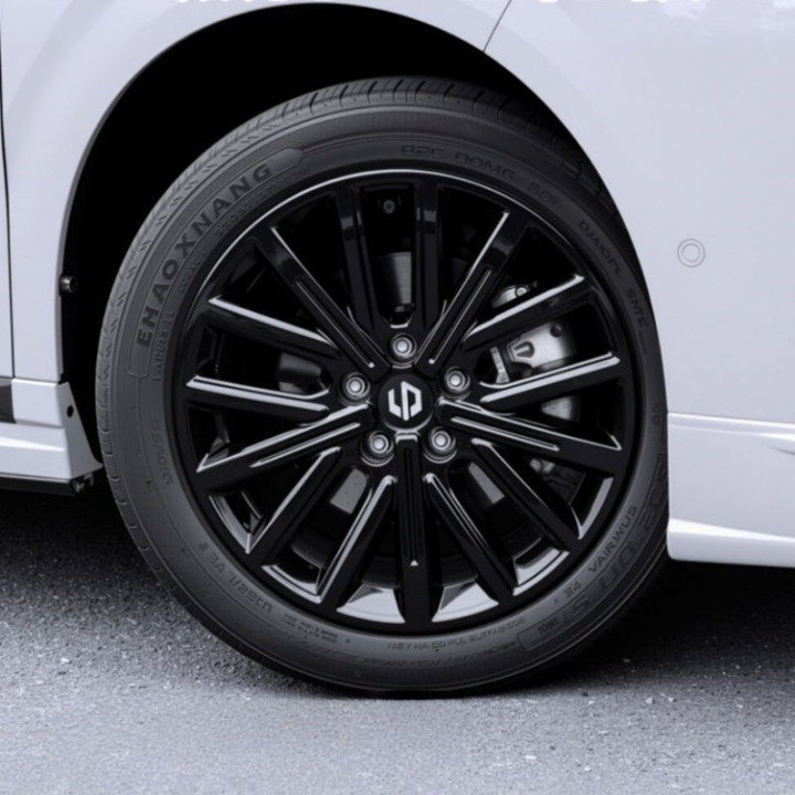 Blackout Wheel Hub Covers for Leapmotor B10