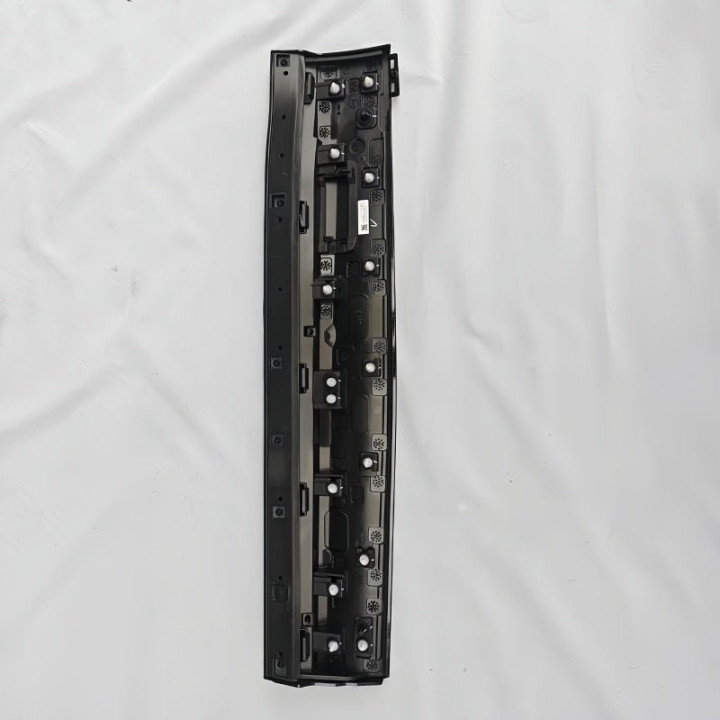 Zeekr 7X OEM Door Lower Moulding / Scuff Guard