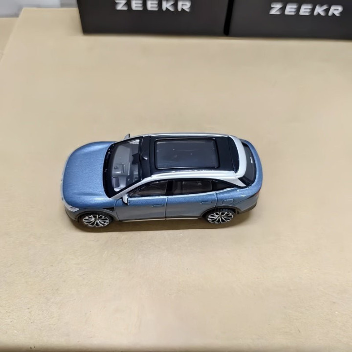 Zeekr 7X 1:64 Diecast Model Car