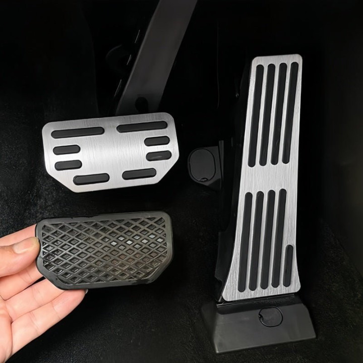 Brushed Aluminum Performance Pedals for Leapmotor