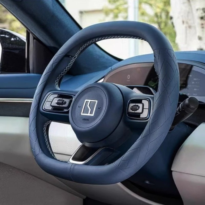 Premium Leather Steering Wheel Cover for Zeekr 7GT / 7X