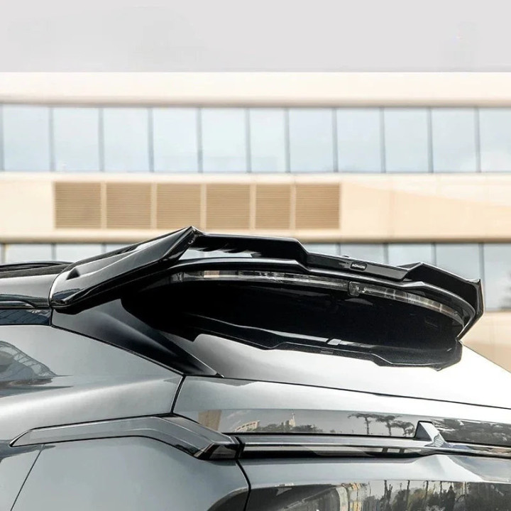 Spoiler for Lynk & Co 08