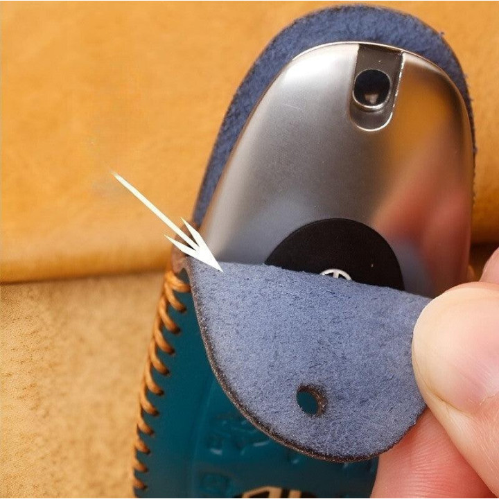 Leder-Schlüsseletui mit Anhänger für MG Cyberster – Bild 4