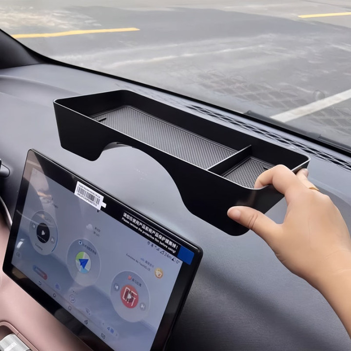 Ablagefach am Zentraldisplay für BYD Dolphin Surf – Bild 3