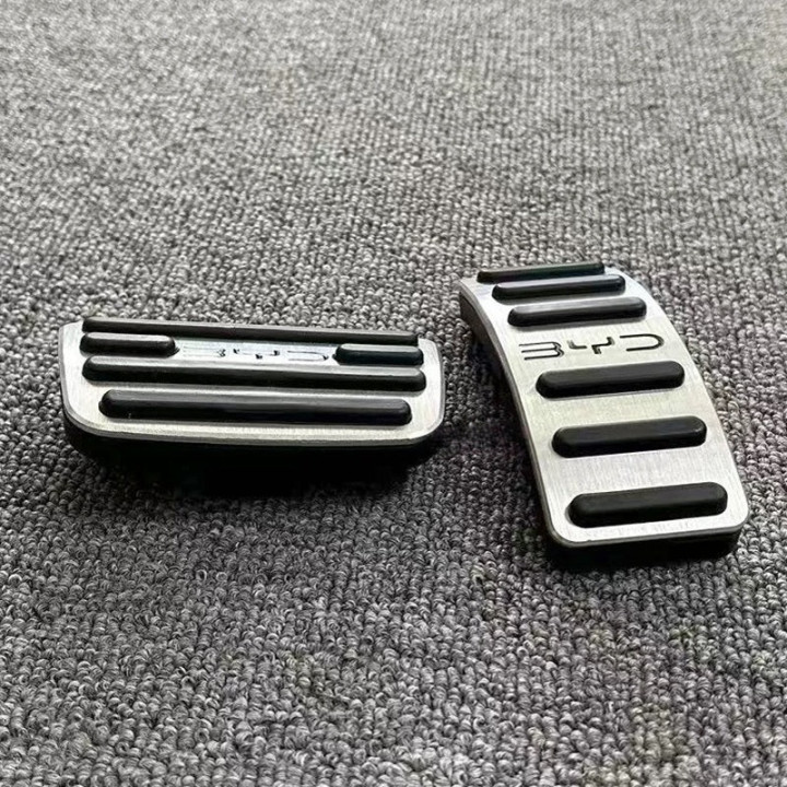 Aluminium-Pedalabdeckungen silbern für BYD Dolphin – Bild 3