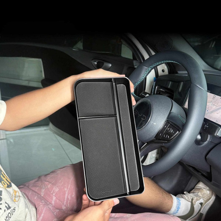 Ablage hinter dem Display für BYD Seal – Bild 3