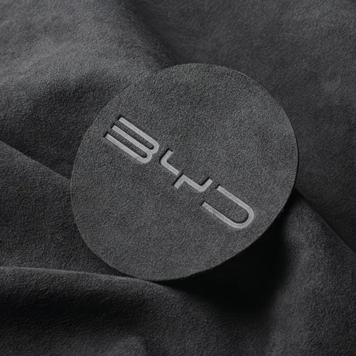 Alcantara-Lenkradbezug für BYD – Bild 5