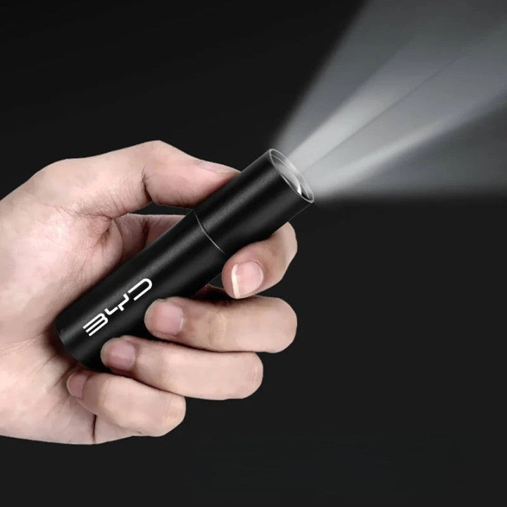 LED-Taschenlampe mit Warnlicht für BYD und Denza D9