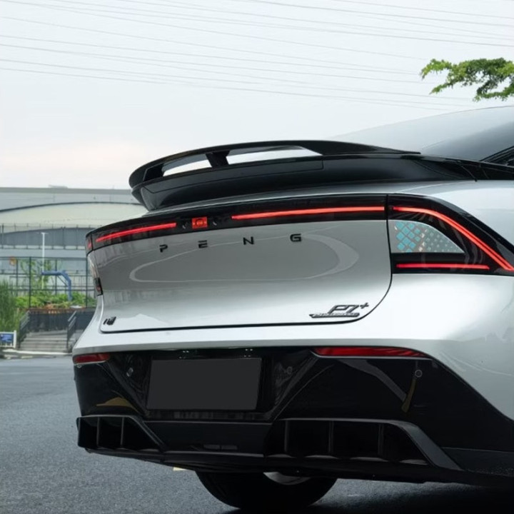 Heckspoiler Carbon Fiber oder Glossy Black für Xpeng P7 – Bild 4